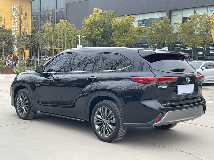 Фото 4 - Toyota Highlander