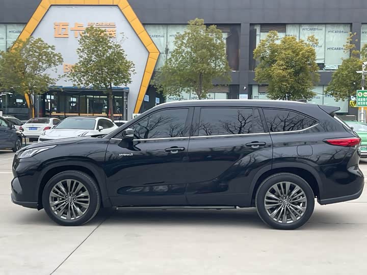 Фото 7 - Toyota Highlander