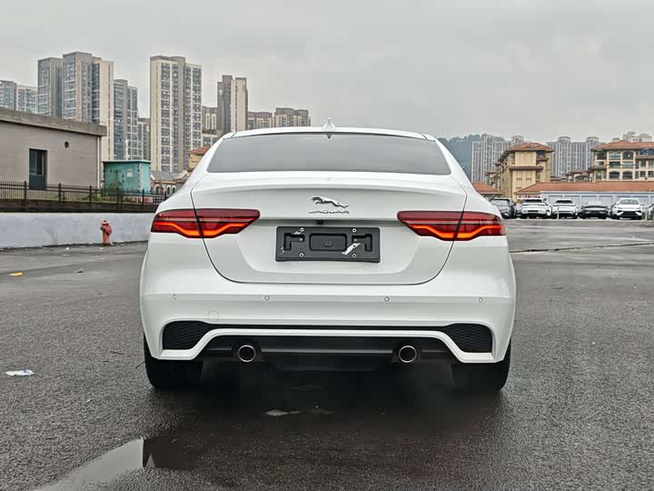 Фото 5 - Jaguar XE L