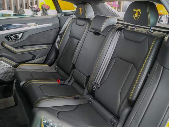 Фото 9 - Lamborghini Urus