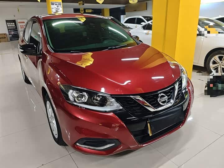 Фото 4 - Nissan Tiida