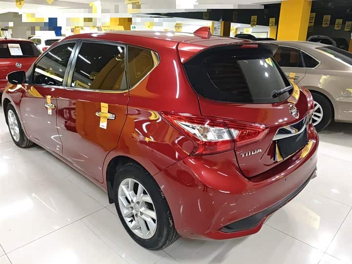 Фото 5 - Nissan Tiida