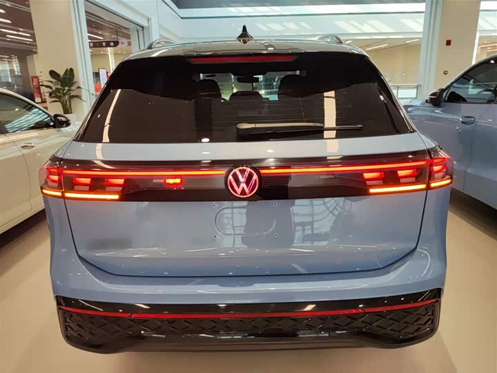 Фото 6 - Volkswagen Tiguan L Pro