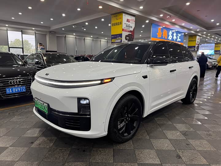 Фото 1 - LiXiang L7