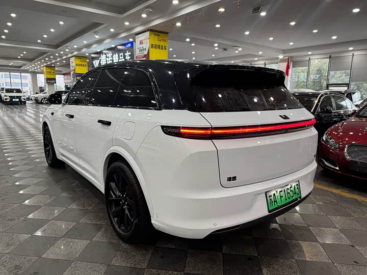 Фото 8 - LiXiang L7