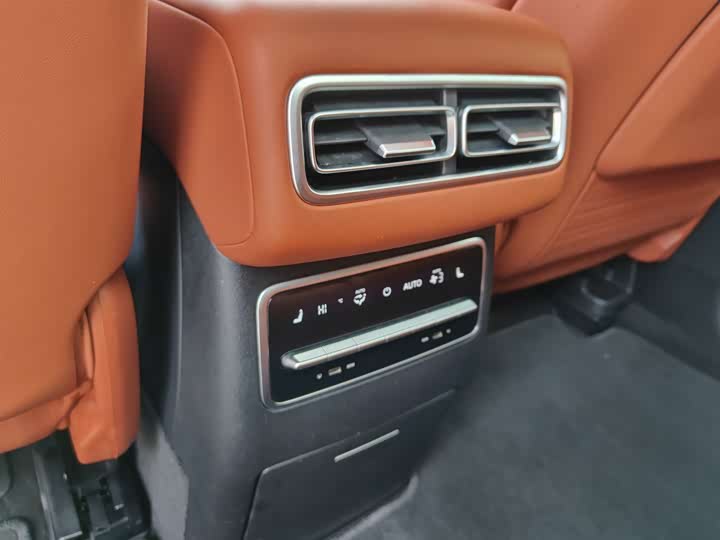 Фото 8 - LiXiang L7