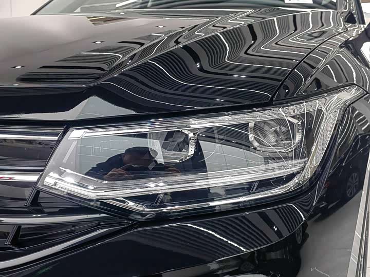 Фото 5 - Volkswagen Tiguan L Pro