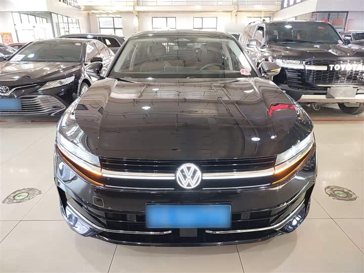 Фото 3 - Volkswagen Magotan