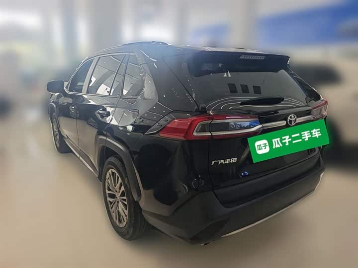 Фото 9 - Toyota Wildlander