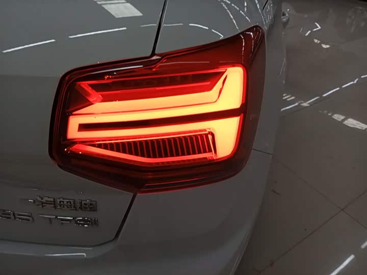 Фото 8 - Audi Q2L