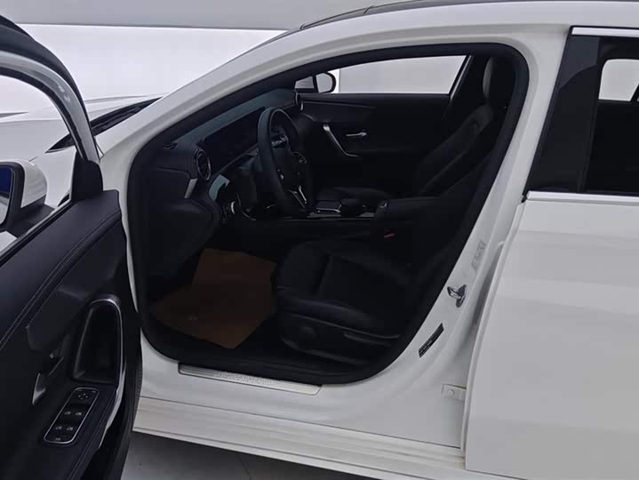 Фото 9 - Mercedes-Benz A-Class