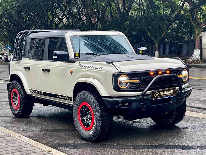Фото 2 - Ford Bronco