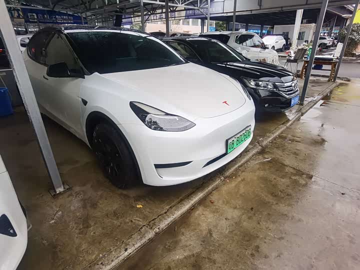 Фото 2 - Tesla Model Y