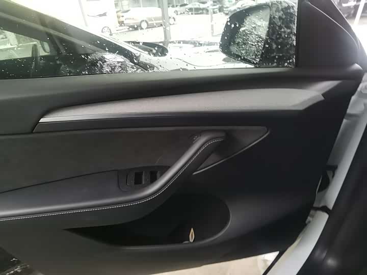 Фото 8 - Tesla Model Y