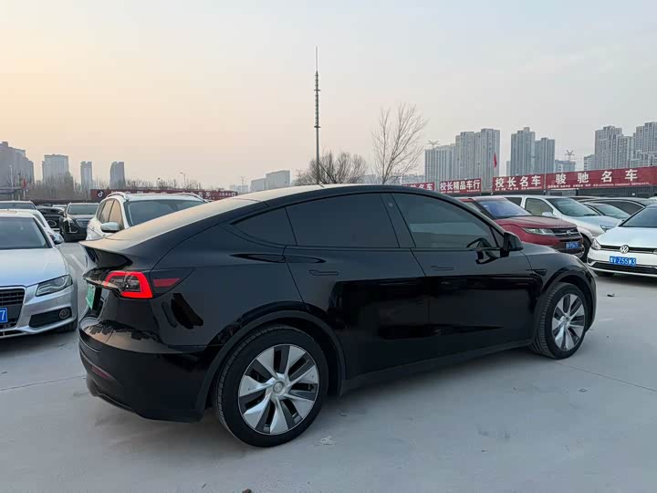 Фото 4 - Tesla Model Y