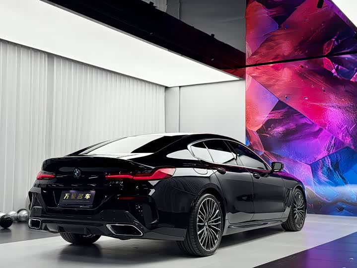 Фото 8 - BMW 8 Series