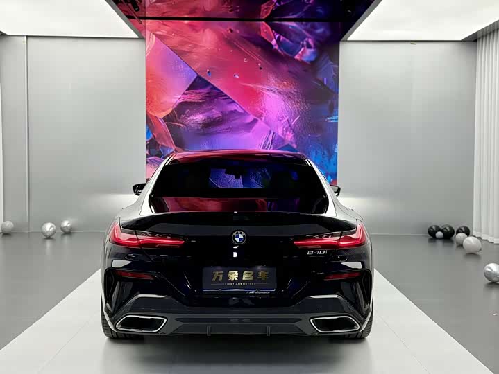 Фото 9 - BMW 8 Series