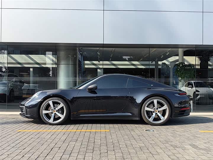 Фото 2 - Porsche 911