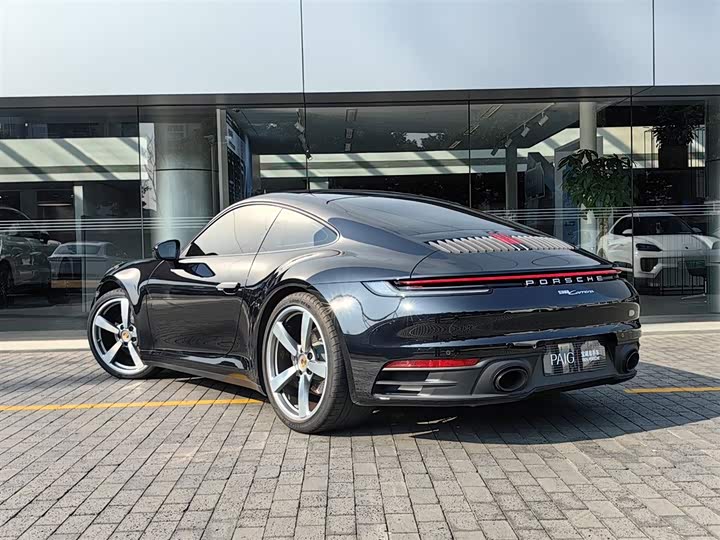 Фото 3 - Porsche 911