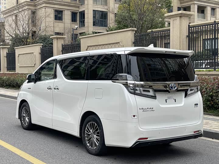 Фото 5 - Toyota Vellfire