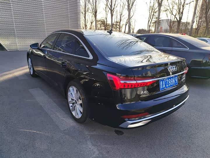 Фото 5 - Audi A6L