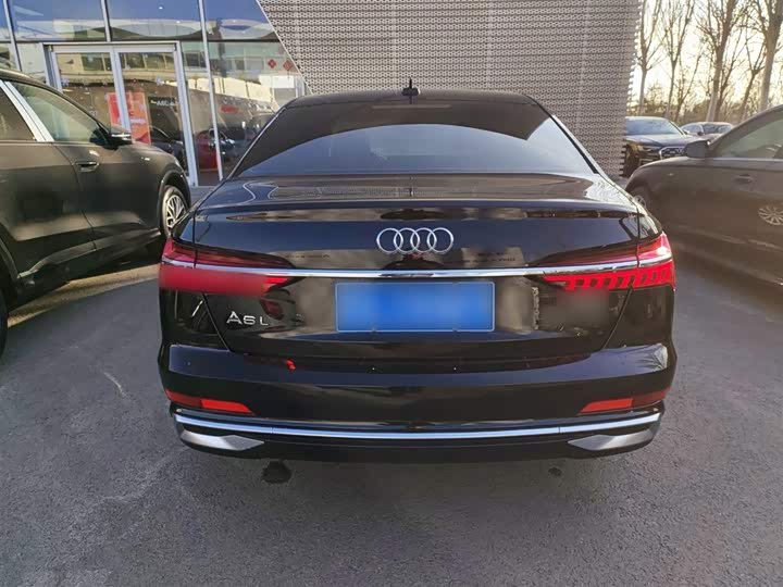 Фото 6 - Audi A6L