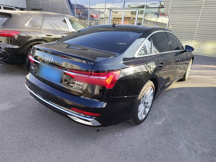 Фото 7 - Audi A6L