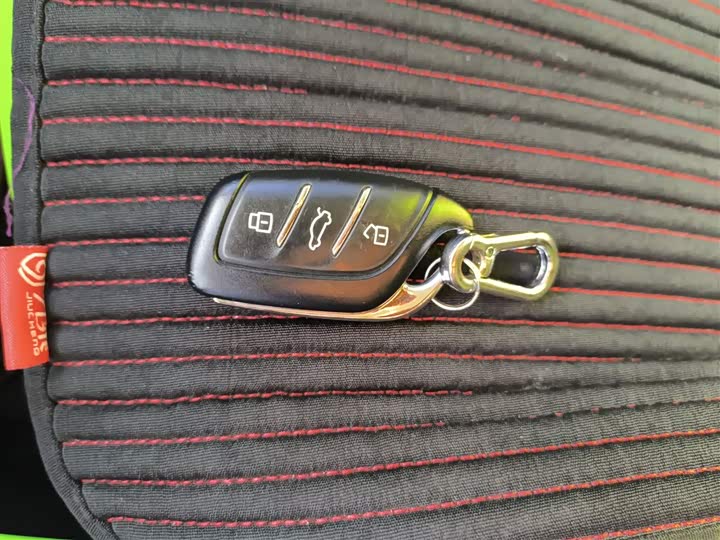 Фото 9 - Roewe Clever