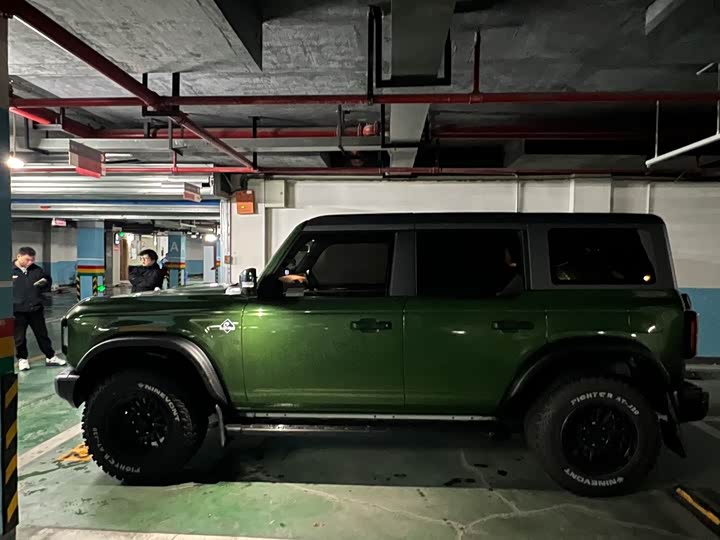 Фото 8 - Ford Bronco