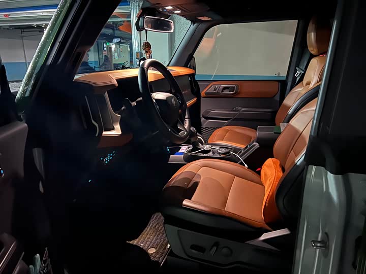 Фото 9 - Ford Bronco