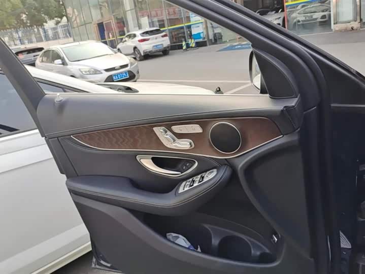 Фото 7 - Mercedes-Benz GLC-Class