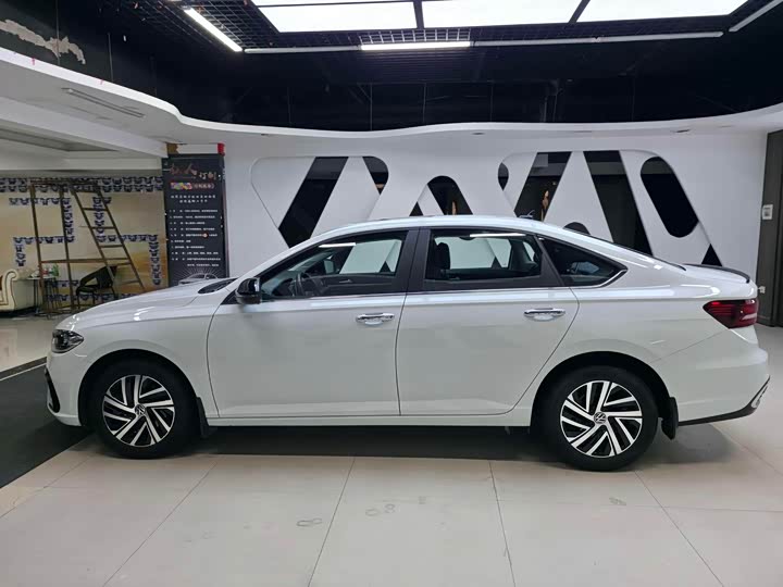 Фото 2 - Volkswagen Lavida