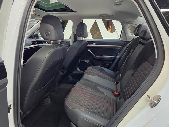 Фото 6 - Volkswagen Lavida