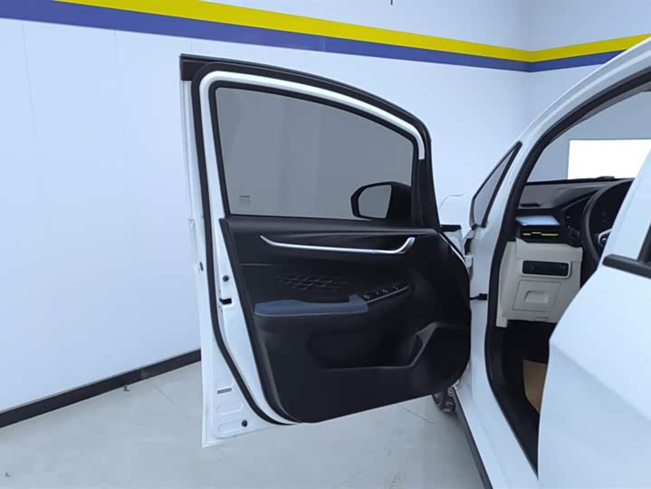 Фото 7 - Geely Geometry EX3