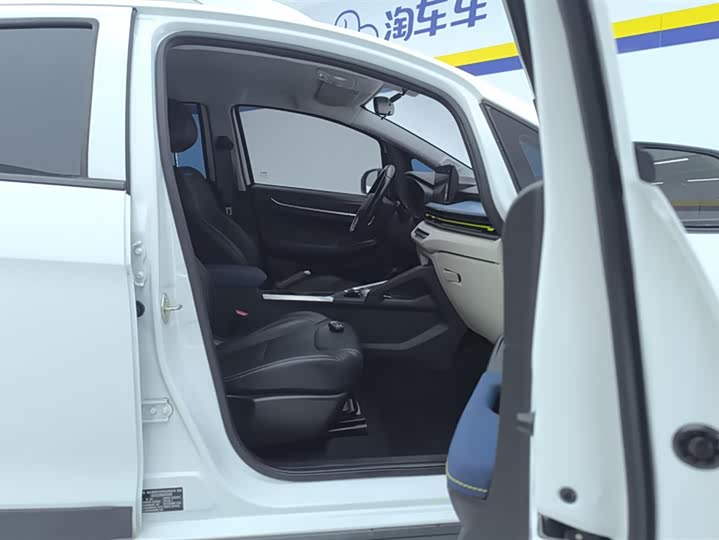 Фото 8 - Geely Geometry EX3