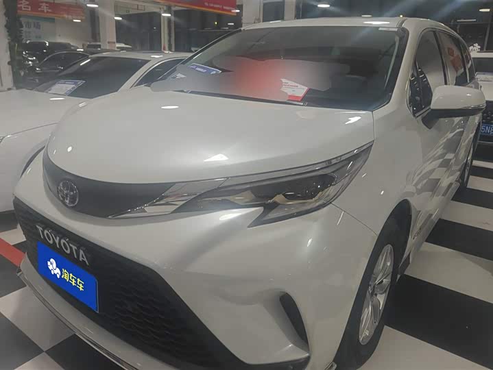 Фото 1 - Toyota Granvia