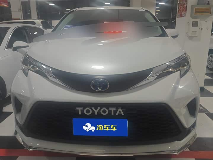 Фото 2 - Toyota Granvia