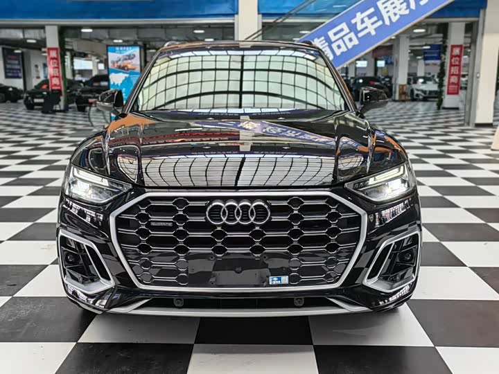 Фото 2 - Audi Q5L