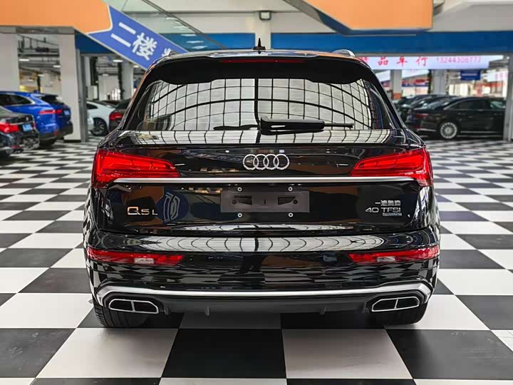 Фото 5 - Audi Q5L
