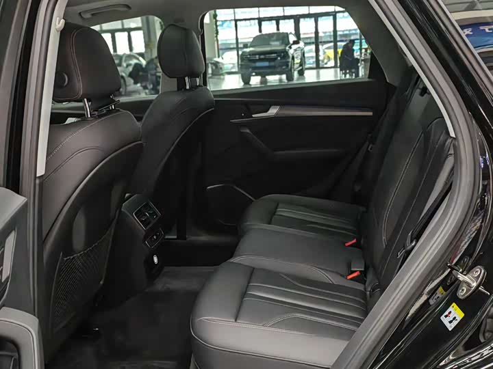 Фото 7 - Audi Q5L