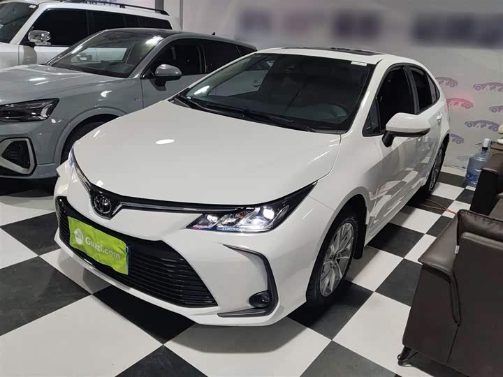 Фото 1 - Toyota Corolla