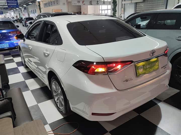 Фото 5 - Toyota Corolla