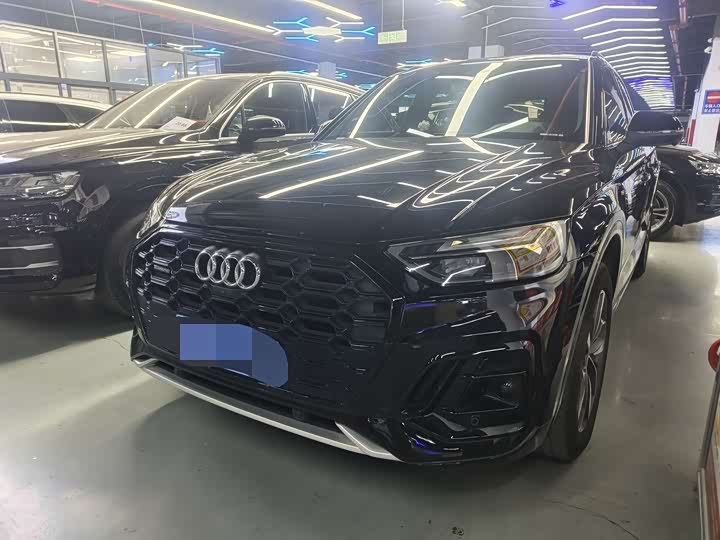 Фото 1 - Audi Q5L