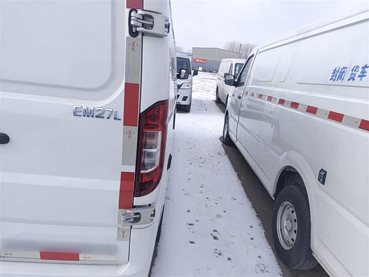 Фото 8 - Dongfeng EM27