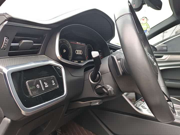 Фото 9 - Audi A6L