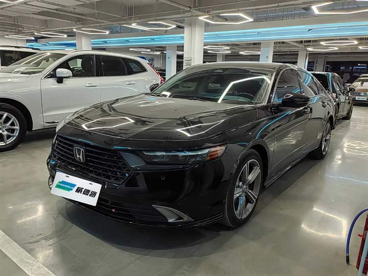 Фото 1 - Honda Accord