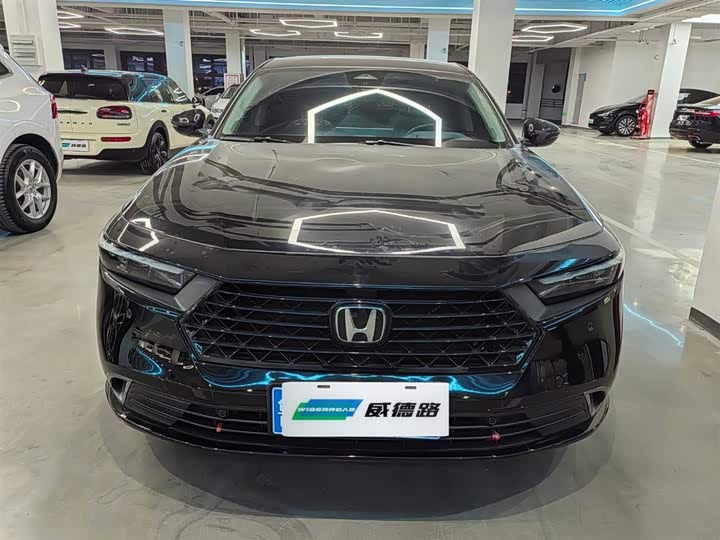 Фото 2 - Honda Accord