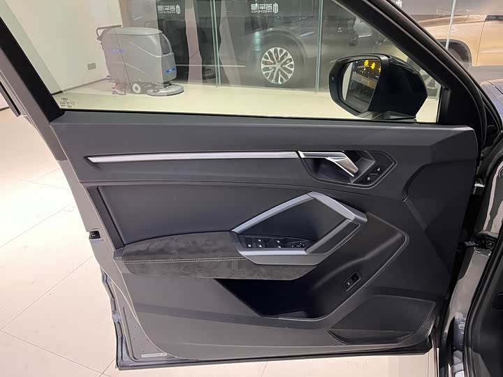 Фото 6 - Audi Q3 Sportback