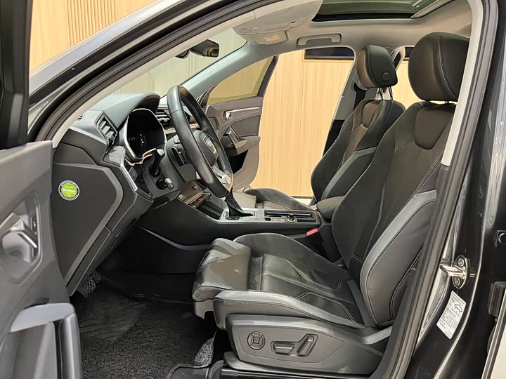 Фото 8 - Audi Q3 Sportback