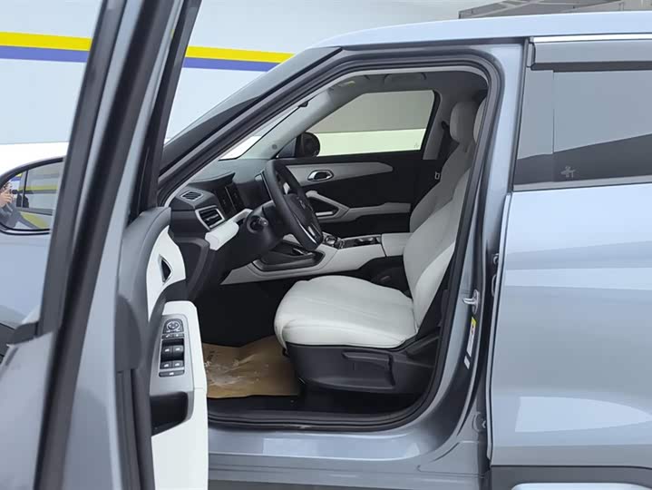 Фото 9 - BYD Yuan Up